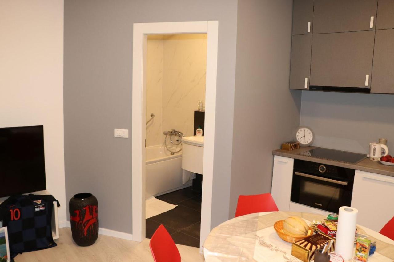 Apartman Gusar -Top Position, Close To The Center And The Beach, Fully Equipped 奥米什 外观 照片