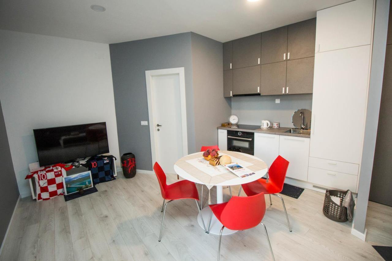 Apartman Gusar -Top Position, Close To The Center And The Beach, Fully Equipped 奥米什 外观 照片